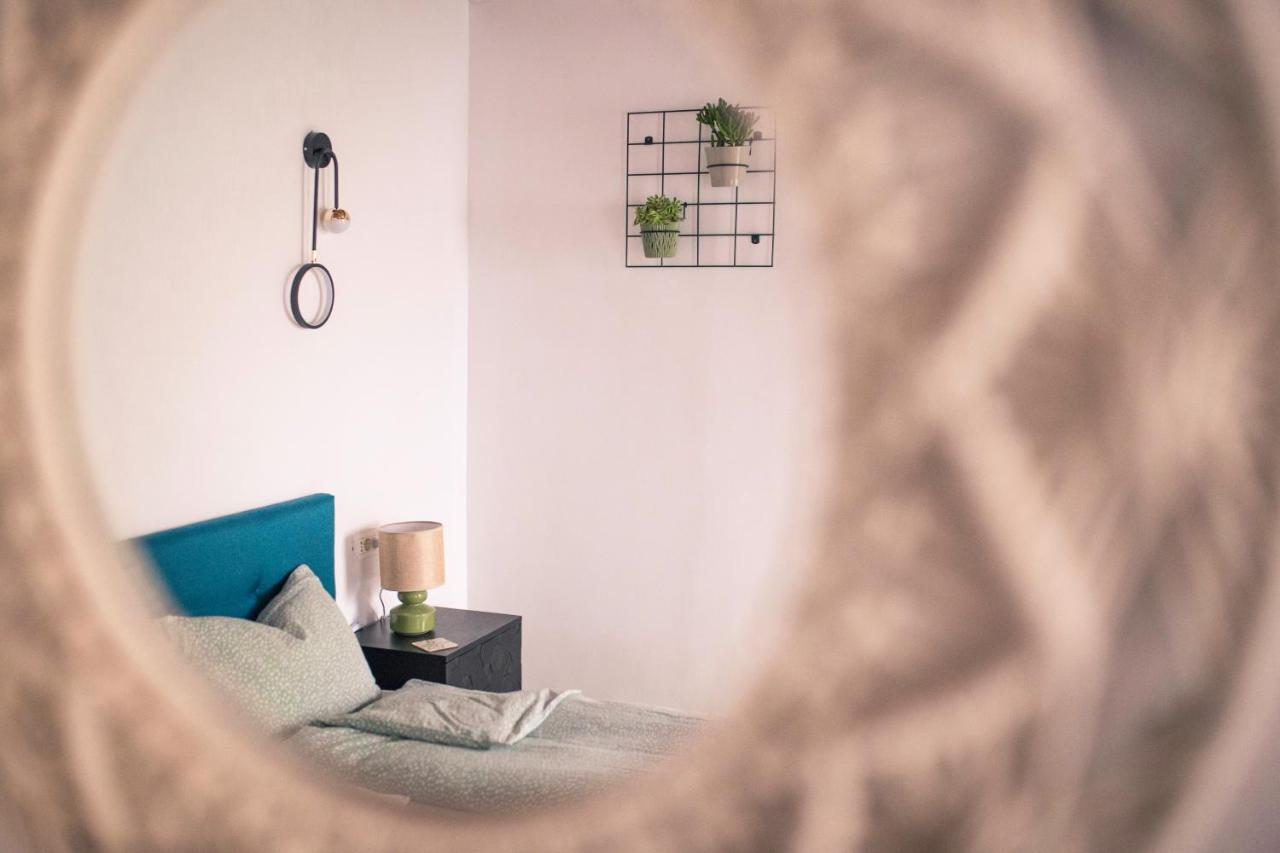 Seek And Hide - Csilla'S Tiny Hideaway Braşov Esterno foto