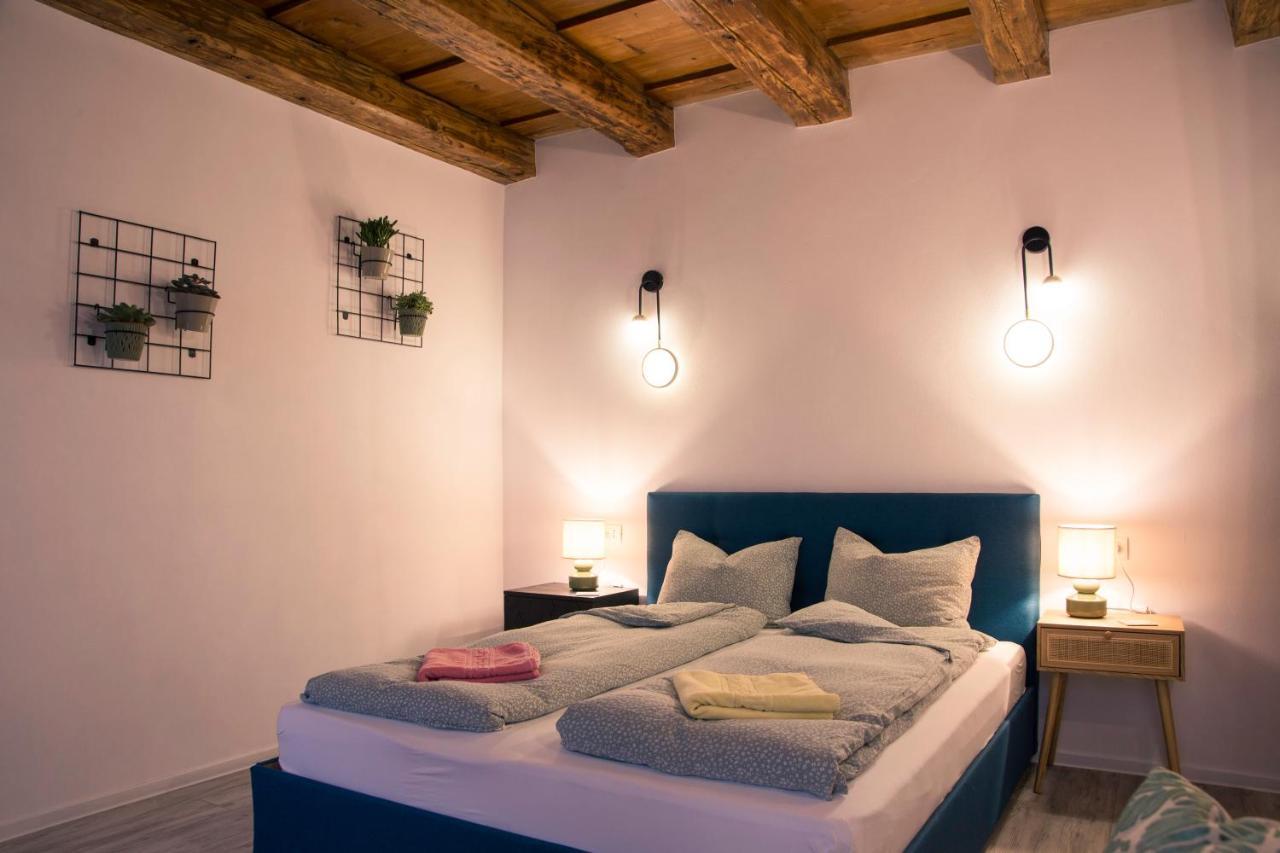 Seek And Hide - Csilla'S Tiny Hideaway Braşov Esterno foto