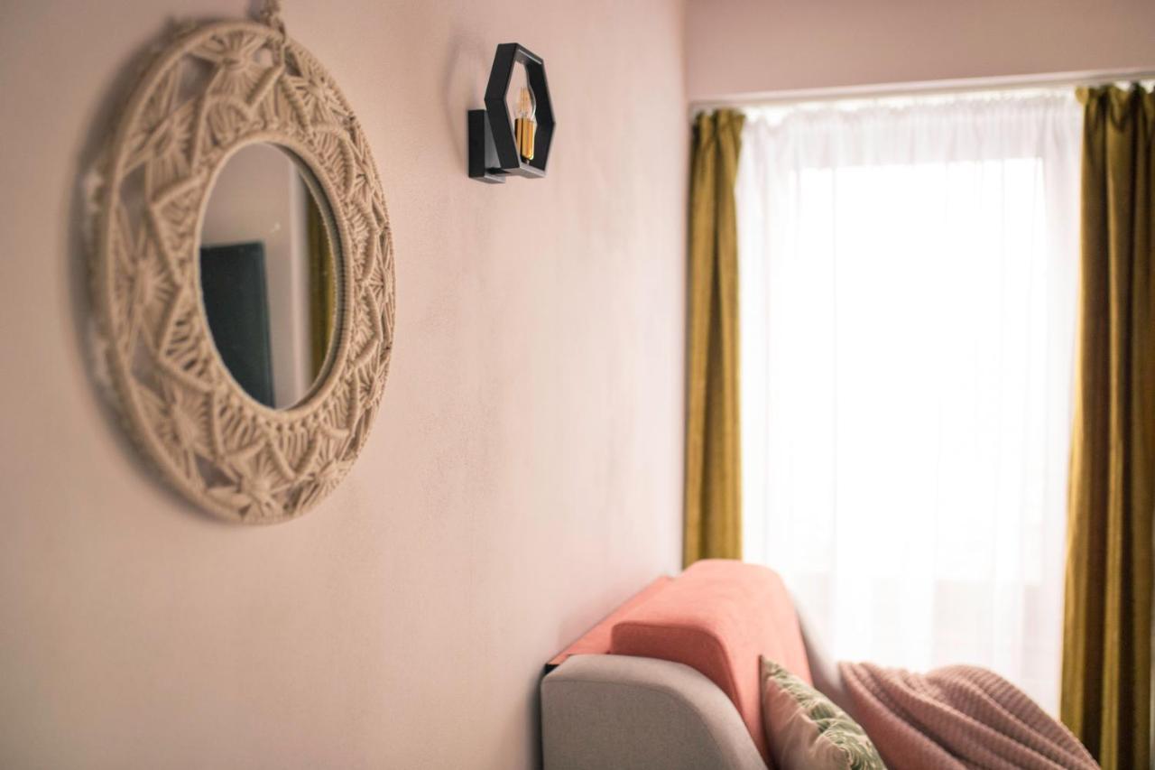 Seek And Hide - Csilla'S Tiny Hideaway Braşov Esterno foto